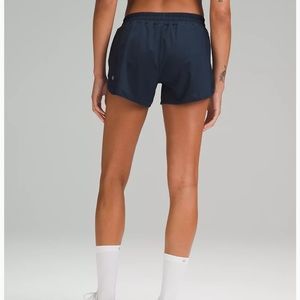 Lululemon Hotty Hot Low-Rise Shorts 4”